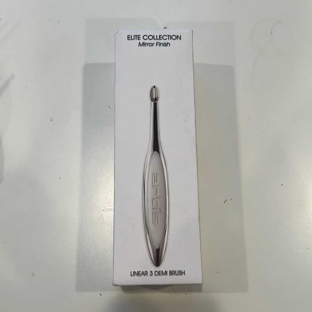 Artis Linear 3 Demi Brush